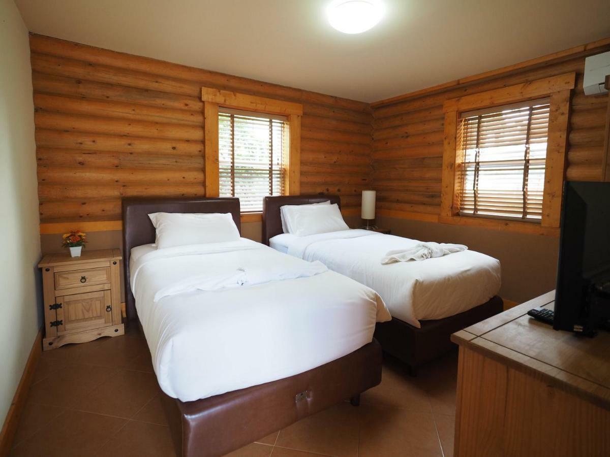 Toscana Log Home Ban Nong Rua ภายนอก รูปภาพ